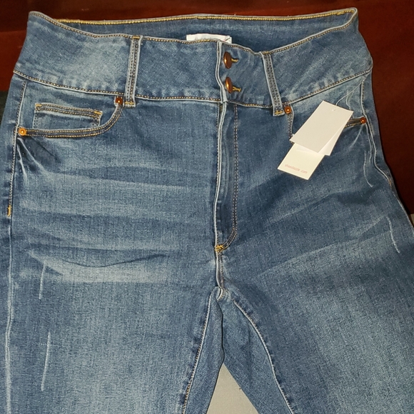 Jeans - Picture 1 of 4